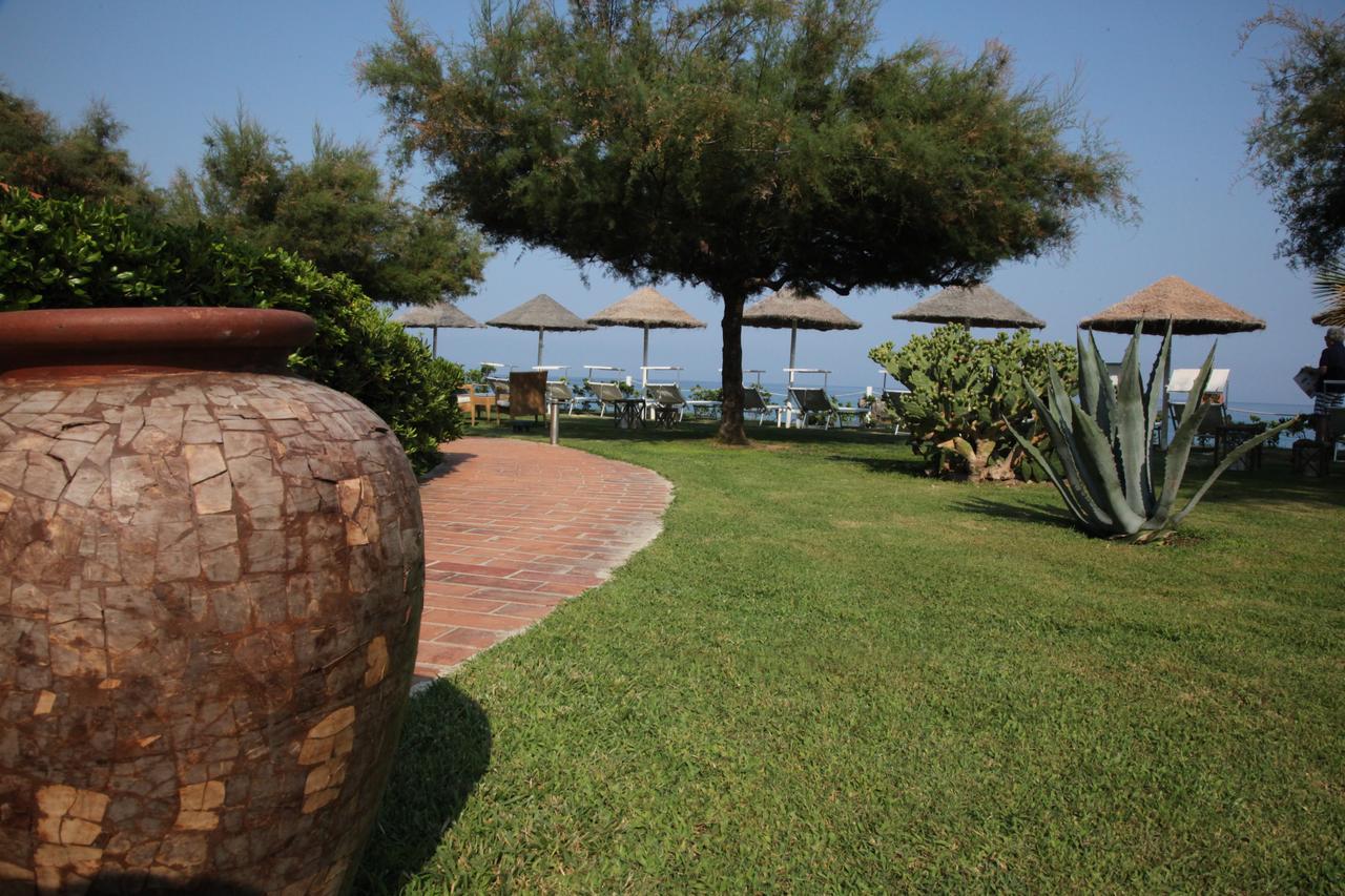 Borgo Di Riaci Beach Resort Santa Domenica Talao Exterior foto